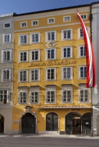 Mozarts Geburtshaus in der Getreidegasse in Salzburg